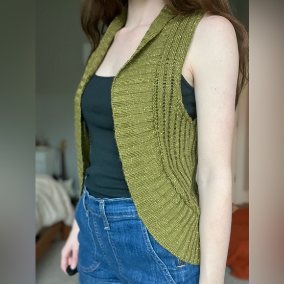 Vintage Olive Green Women's Sweater Vest - Picture 1 of 5